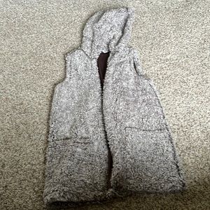 Women’s hooded vest